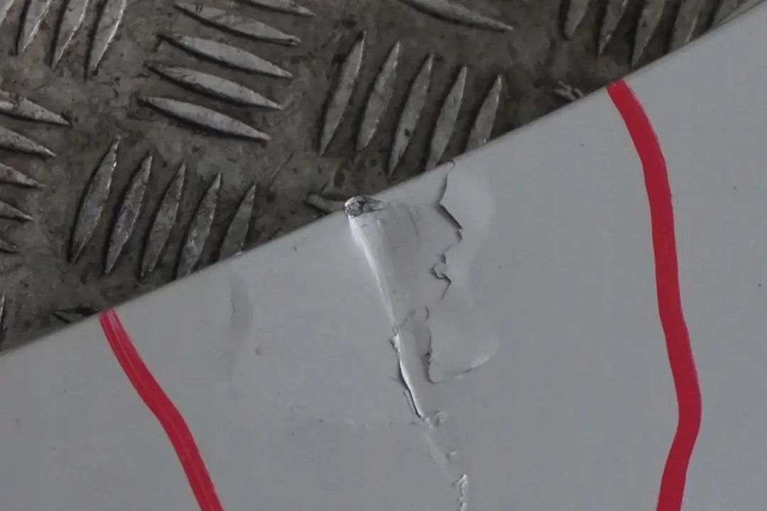 Izquierda Sill Tira lateral Faldon Panel Titansilber Plata - 354 para BMW Z4 E85 E86 con número de pieza 0031109 BMW Z4 E85 E86 Izquierda Sill Tira lateral Faldon Panel Titansilber Plata - 354 - SKU 0031109-TS1 - Número de pieza 0031109