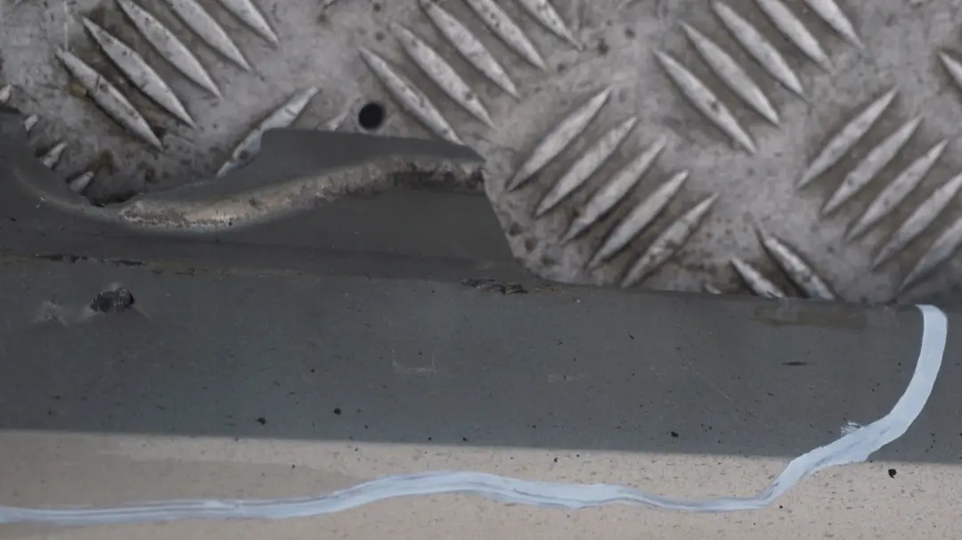 Sill Strip Faldon Lateral Izquierdo Platinbronze Bronze - A53 para BMW E92 E93 con número de pieza 0034059 BMW E92 E93 Sill Strip Faldon Lateral Izquierdo Platinbronze Bronze - A53 - SKU 0034059-PB - Número de pieza 0034059