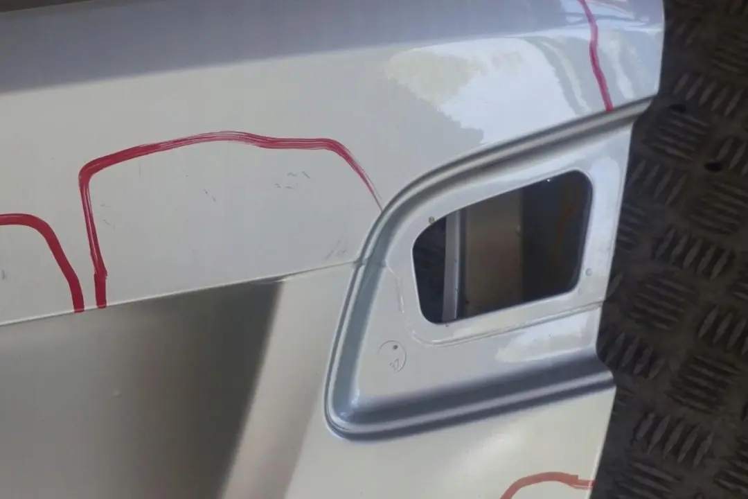 Klapa tylna tył bagażnika titansilber do BMW E92 o numerze 7168515 BMW E92 Klapa tylna tył bagażnika titansilber - SKU 7168515-TS - Numer Części 7168515