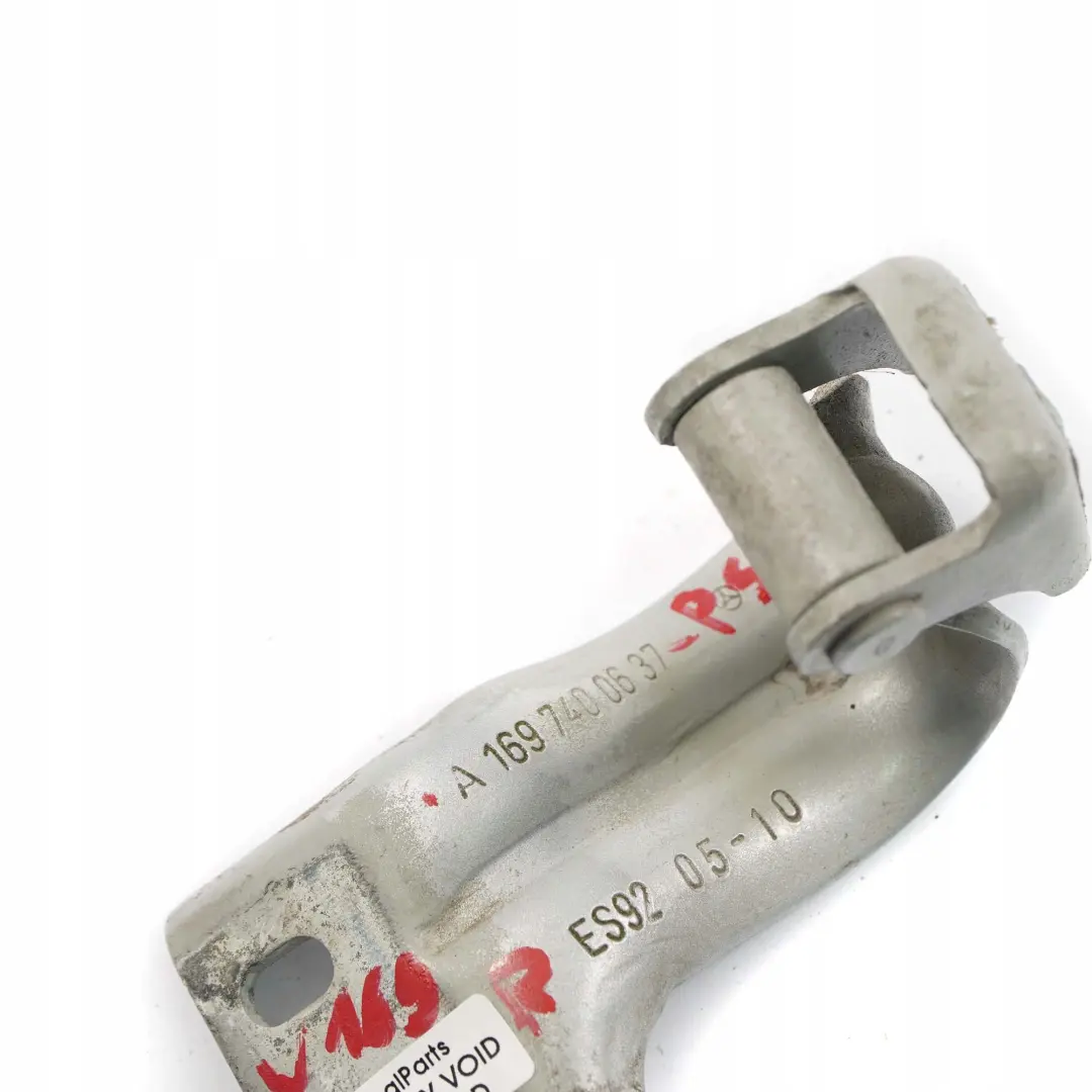 Mercedes-Benz Classe B W245 Charniere Hayon Arriere Gauche Argent Polaire pour à propos du numéro de pièce A1697400637 Mercedes-Benz Classe B W245 Charniere Hayon Arriere Gauche Argent Polaire - SKU A1697400637-PS - Numéro de pièce A1697400637