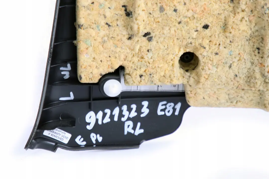 Tapicerka boczek drzwi lewy Cranberryrot do BMW E81 o numerze 9121323 BMW E81 Tapicerka boczek drzwi lewy Cranberryrot - SKU 9121323 - Numer Części 9121323