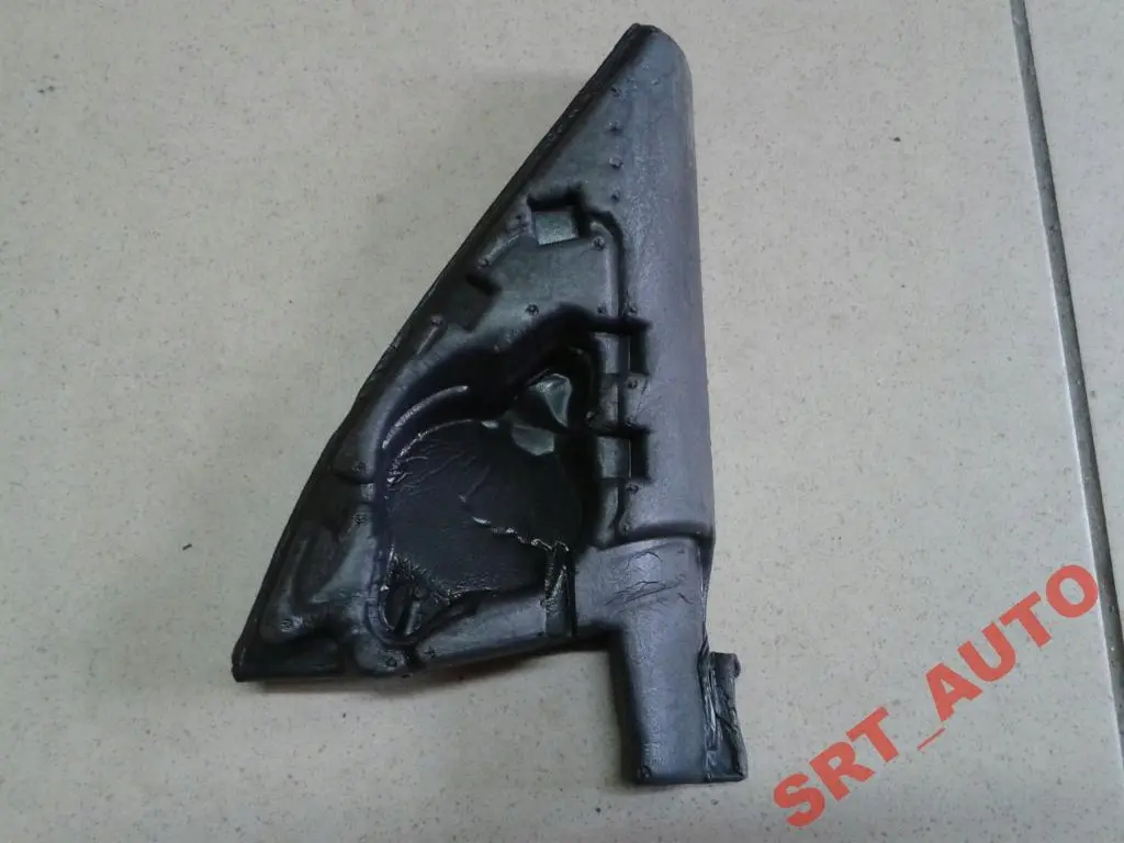 Junta Espejo Exterior Ala Triangulo Derecho para BMW E65 E66 con número de pieza 7018902 BMW E65 E66 Junta Espejo Exterior Ala Triangulo Derecho - SKU 7018902 - Número de pieza 7018902