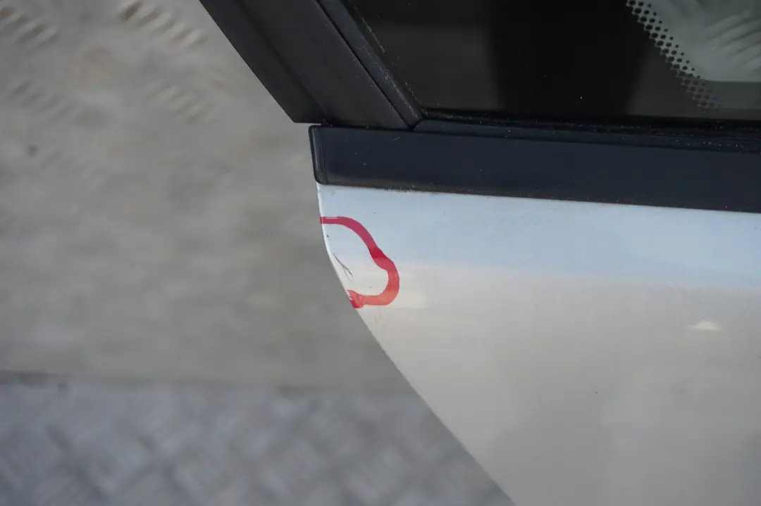 BMW E90 E90N LCi Puerta Trasera Derecha Titansilber Silver Silber - 354 - SKU 7203648-TS7 - Número de pieza 7203648