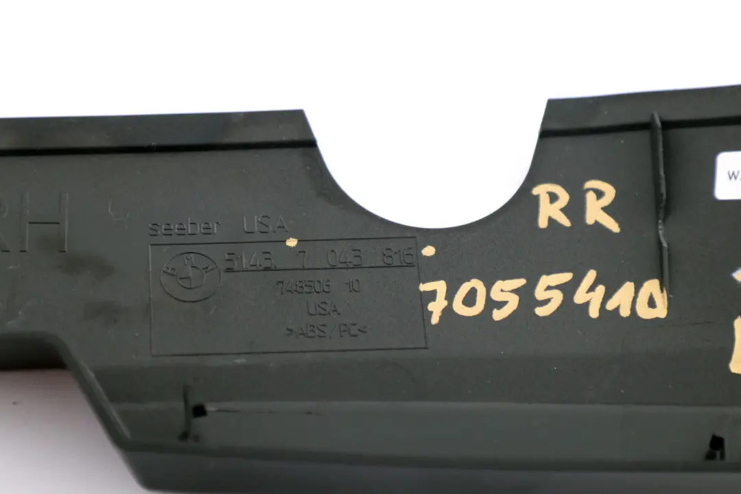 Recubrimiento Parte Superior Trasera Derecha O/S Panel Negro para BMW Z4 E85 con número de pieza 7055410 BMW Z4 E85 Recubrimiento Parte Superior Trasera Derecha O/S Panel Negro - SKU 7055410 - Número de pieza 7055410