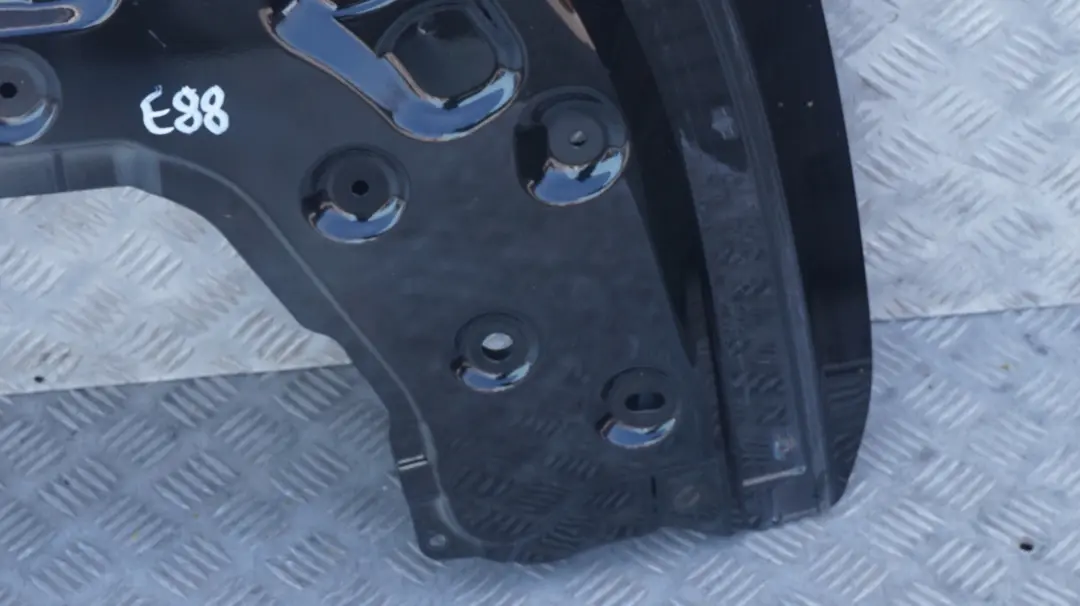 Pokrywa przykrycie osłona dachu black do BMW E88 o numerze 7188729 BMW E88 Pokrywa przykrycie osłona dachu black - SKU 7188729-BS - Numer Części 7188729