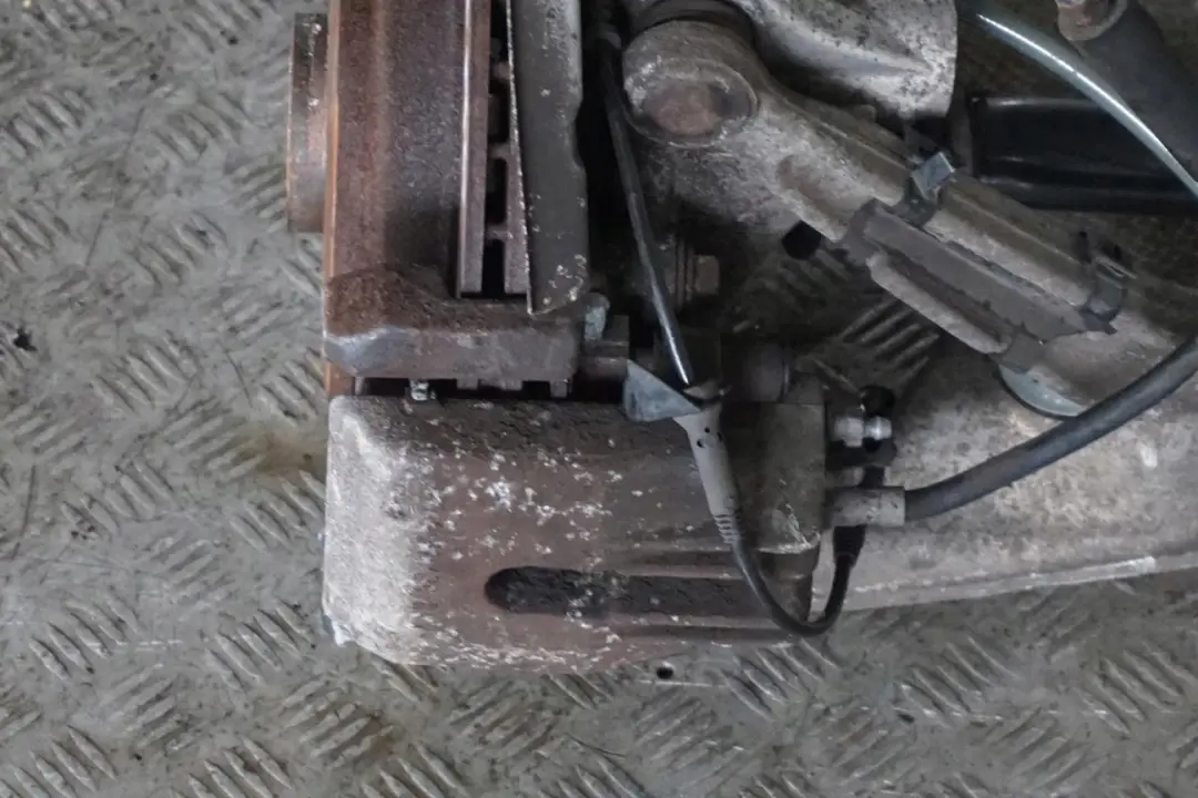 M47N2 163PS Set Abtriebswelle Schwenklager Hinten Links für BMW 5 E60 520d mit Teilenummer 6770905 BMW 5 E60 520d M47N2 163PS Set Abtriebswelle Schwenklager Hinten Links - SKU 6770905-13 - Teilenummer 6770905