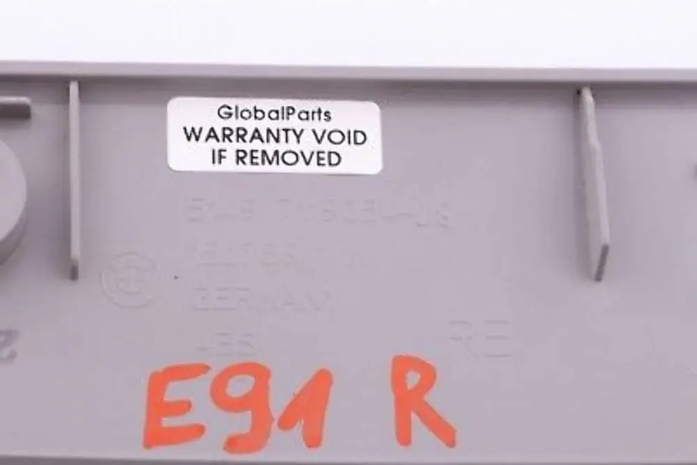 Reihe E91 E91 LCI Verkleidung rechts GRAU GREY 5149 für BMW 3 mit Teilenummer 7162172 BMW 3 Reihe E91 E91 LCI Verkleidung rechts GRAU GREY 5149 - SKU 7162172 - Teilenummer 7162172