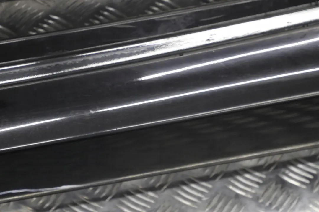 BMW 1 er E81 E82 E88 Schwellerleiste Blende Schweller links Schwarz 2 - SKU 0036143-SCH4 - Teilenummer 51770036143