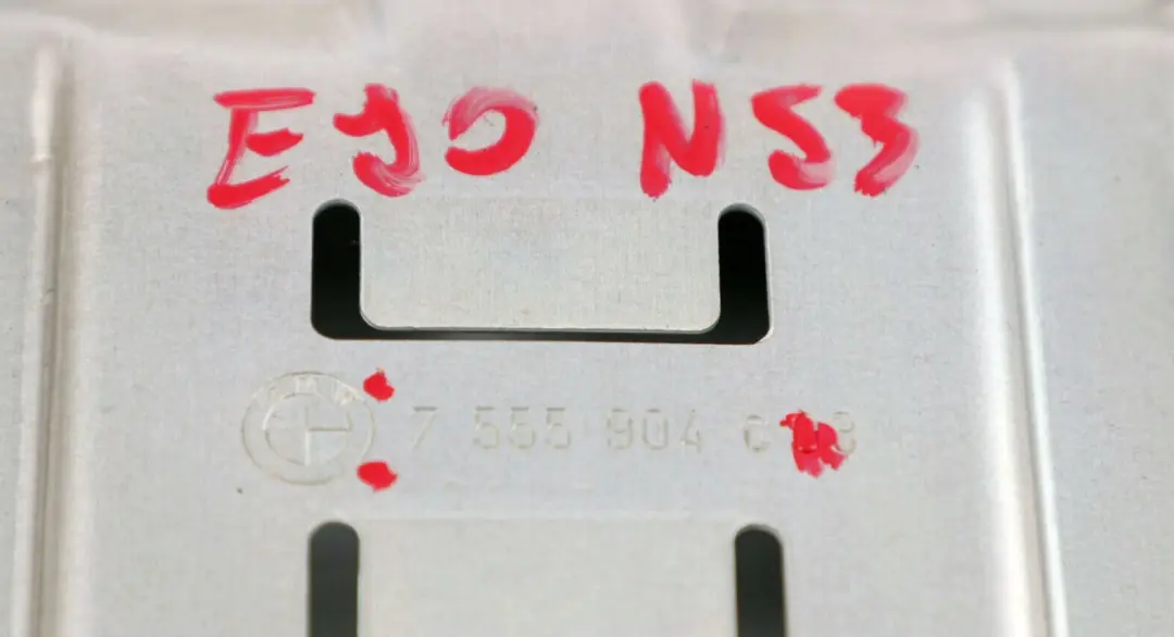 Taglierina Olio Copertura per BMW E81 E87 LCI E90 con numero di parte 7555904 BMW E81 E87 LCI E90 Taglierina Olio Copertura - SKU 7555904 - Numero di parte 7555904