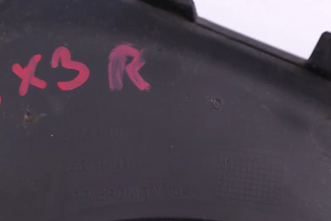 Blende Seitlich Rechts für BMW X3 er E83 mit Teilenummer 3400998 BMW X3 er E83 Blende Seitlich Rechts - SKU 3400998 - Teilenummer 3400998