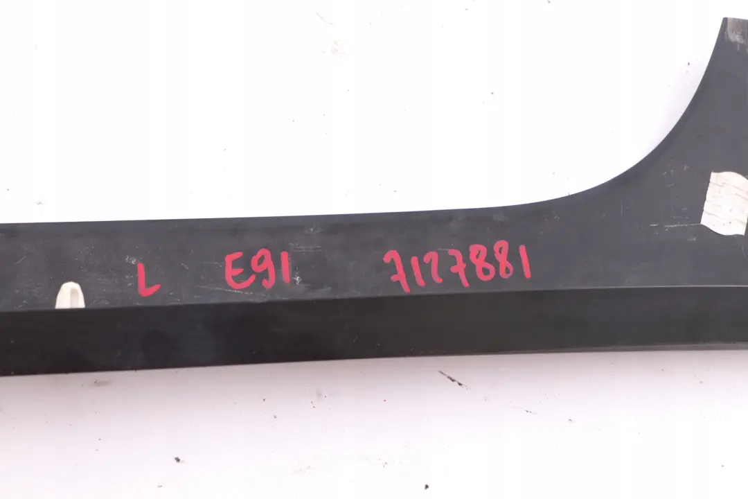 Osłona klapy bagażnika tył lewa obudowa do BMW 3 E91 o numerze 7127881 BMW 3 E91 Osłona klapy bagażnika tył lewa obudowa - SKU 7127881 - Numer Części 7127881