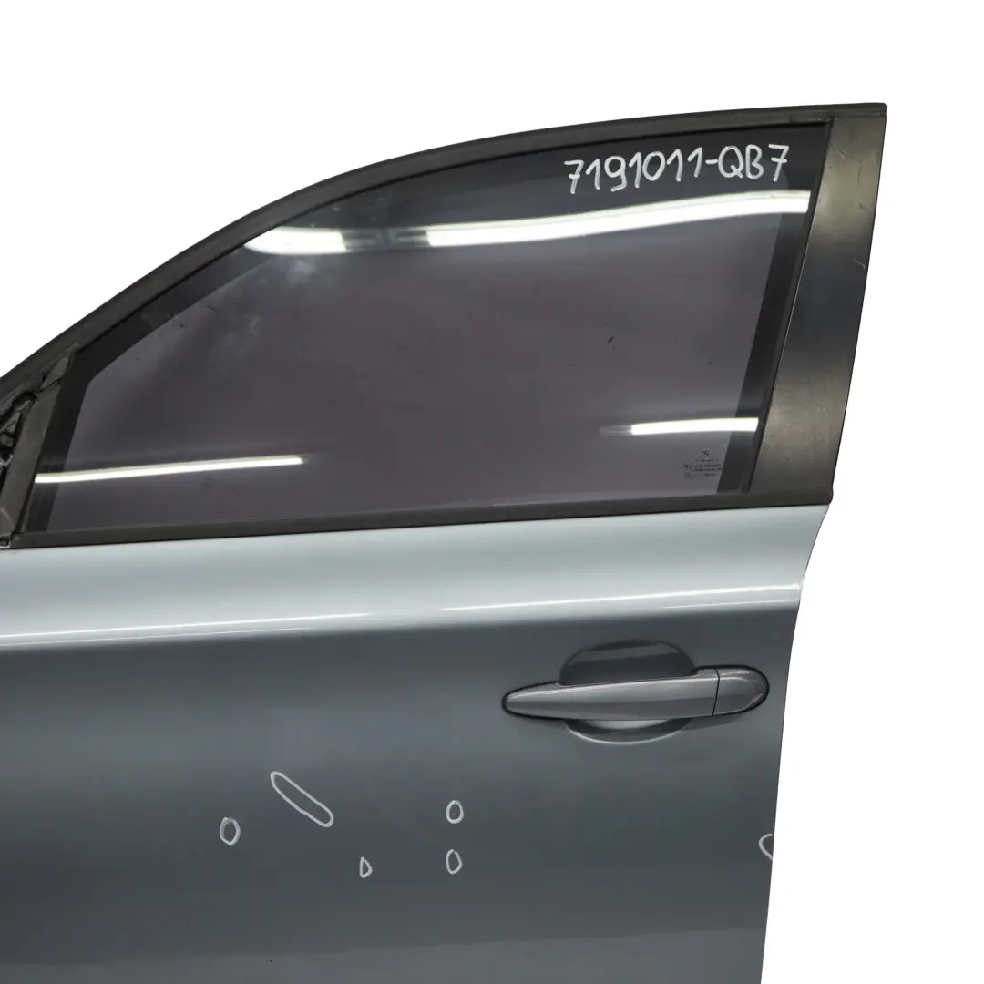 Porta Anteriore Sinistra Quarzblau Blau Blue Metallic - A18 per BMW E87 con numero di parte 7191011 BMW E87 Porta Anteriore Sinistra Quarzblau Blau Blue Metallic - A18 - SKU 7191011-QB7 - Numero di parte 7191011