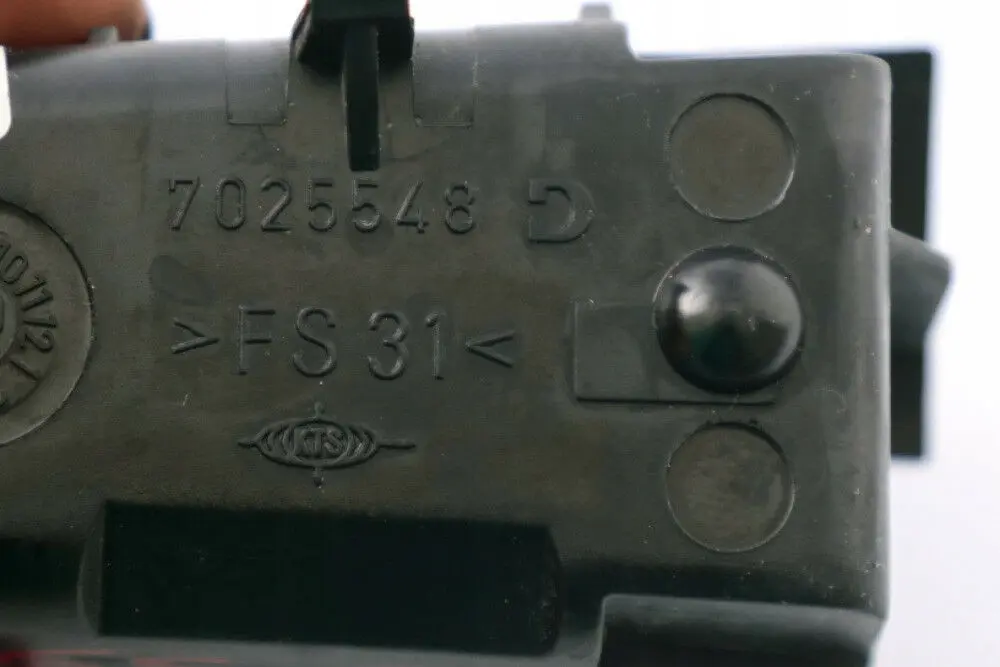 BMW E65 E66 E67 Popielniczka wkład prawy tył - SKU 7025548 - Numer Części 7025548