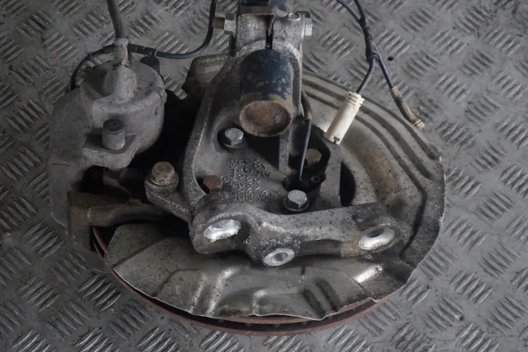 BMW E91 330d M57N2 M Sport Delantero Izquierdo Muelle Strut Suspension Pierna - SKU 6786015 - Número de pieza 6786015