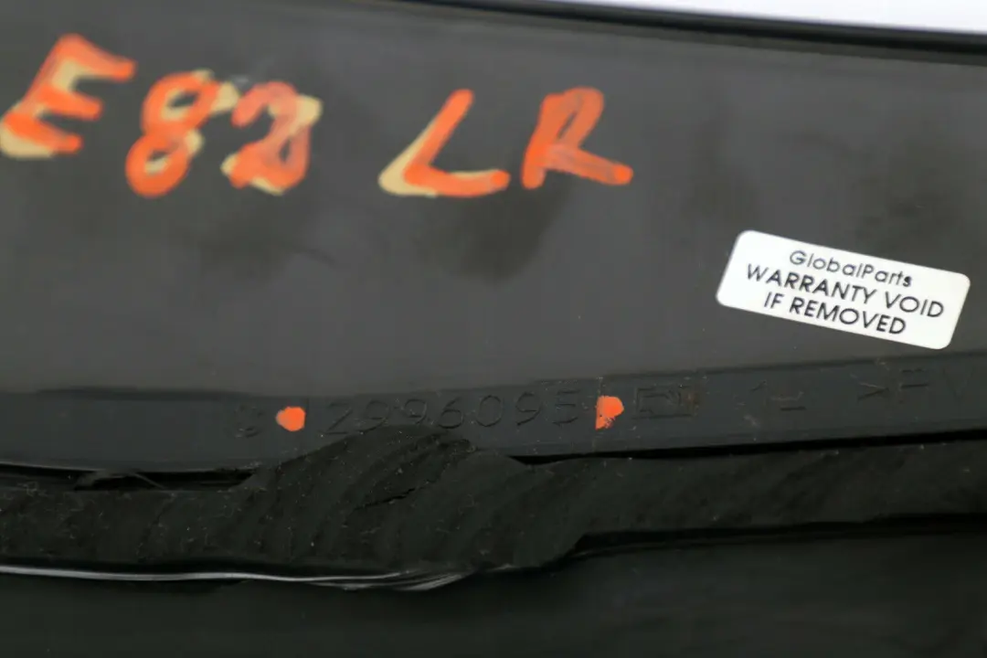 BMW E82 Szyba karoseryjna lewa lewy tył - SKU 2996095 - Numer Części 2996095