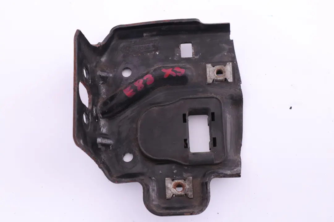 Uchwyt osłona mocowanie zamka maski do BMW X3 E83 o numerze 3403606 BMW X3 E83 Uchwyt osłona mocowanie zamka maski - SKU 3403606 - Numer Części 3403606