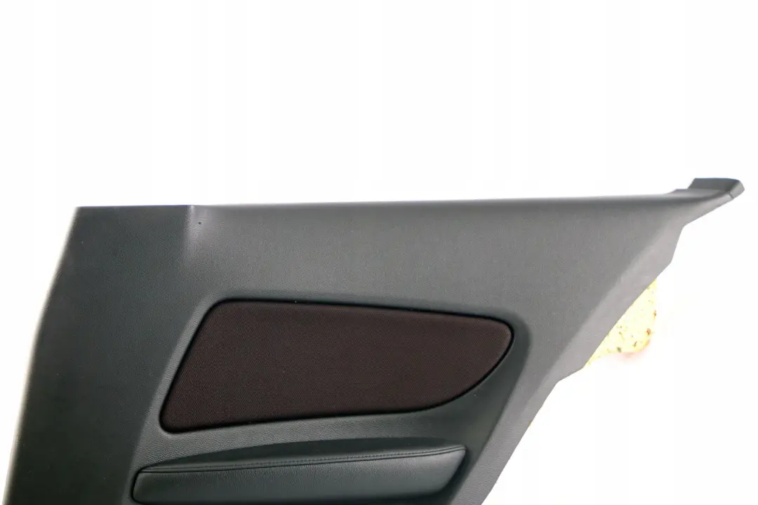 BMW 1 E81 Carenage Lateral Arriere Droite Tissu Network Canneberge Rouge - SKU 9121324 - Numéro de pièce 9121324