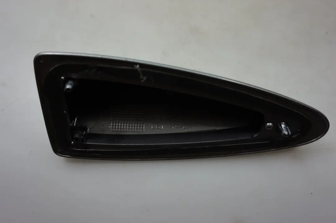 Alloggiamento vuoto Copertura esterna Tetto Antenna Squalo Spacegrau per BMW E61 con numero di parte 6929373 BMW E61 Alloggiamento vuoto Copertura esterna Tetto Antenna Squalo Spacegrau - SKU 6929373-SBG - Numero di parte 6929373