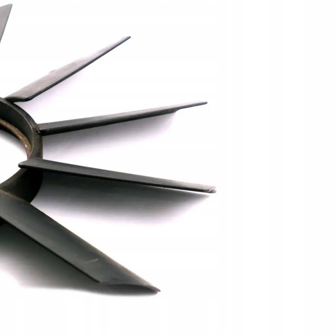 Wiatrak wentylator do BMW E53 X5 E65 E66 E67 o numerze 7504732 BMW E53 X5 E65 E66 E67 Wiatrak wentylator - SKU 7504732 - Numer Części 7504732