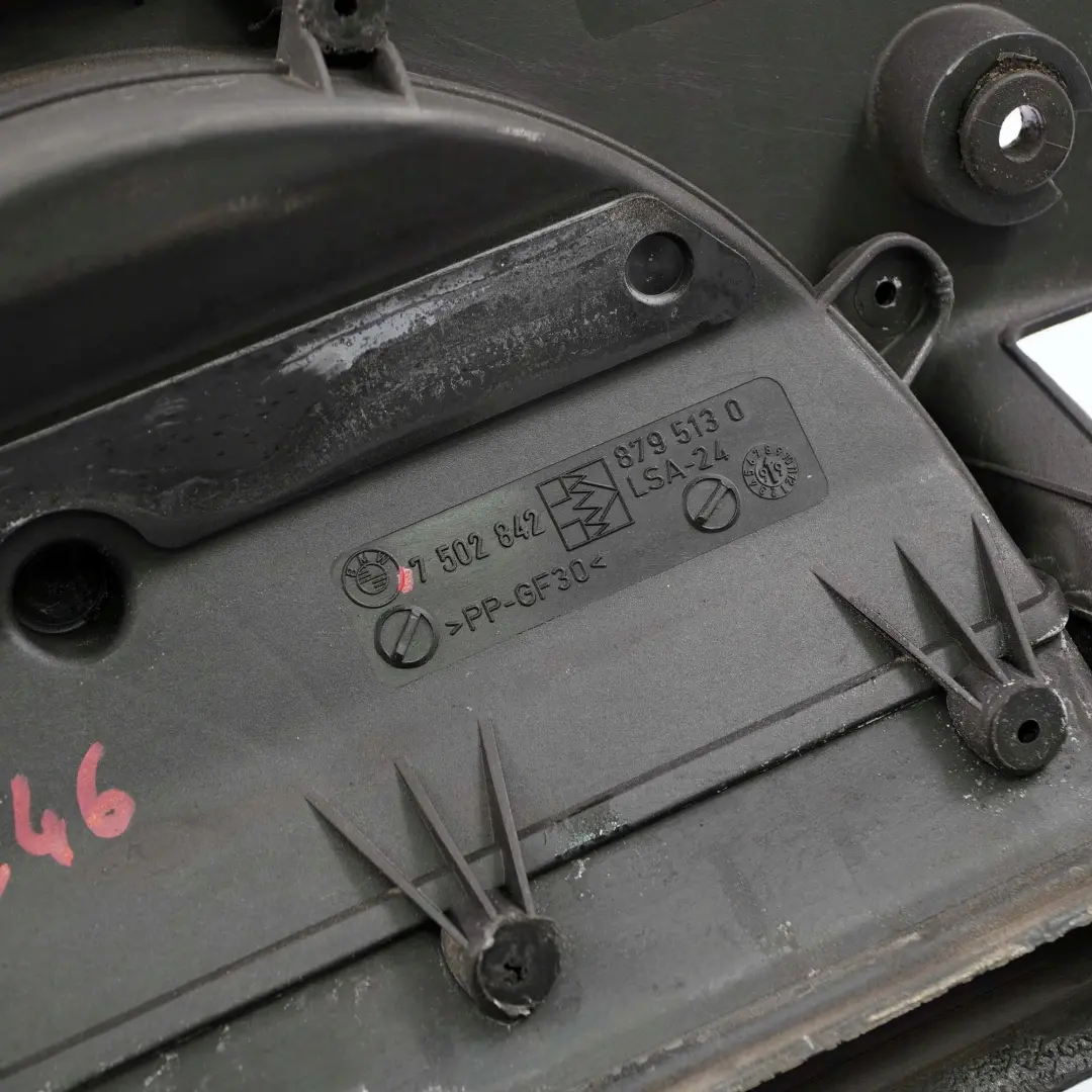 M43 M52 Condotto di aspirazione aria Silenziatore collettore per BMW 3 E46 con numero di parte 7502842 BMW 3 E46 M43 M52 Condotto di aspirazione aria Silenziatore collettore - SKU 7502842 - Numero di parte 7502842