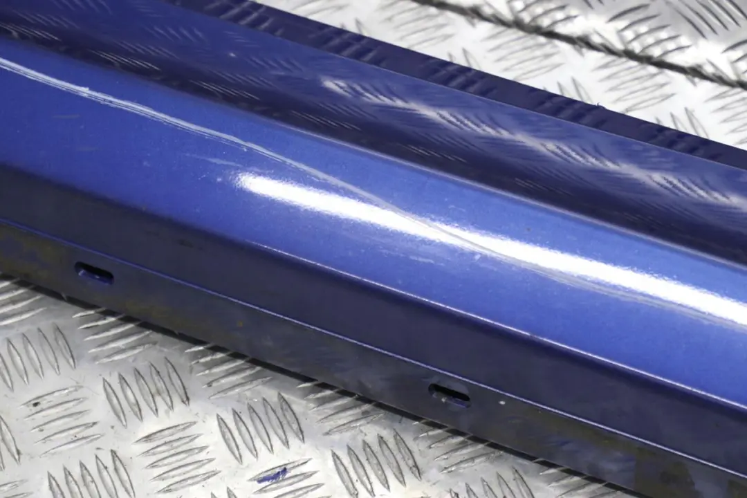 Sill Strip Faldon Lateral Izquierdo Montegoblau Azul Montego - A51 para BMW E87 LCI con número de pieza 0036145 BMW E87 LCI Sill Strip Faldon Lateral Izquierdo Montegoblau Azul Montego - A51 - SKU 0036145-MTB2 - Número de pieza 0036145