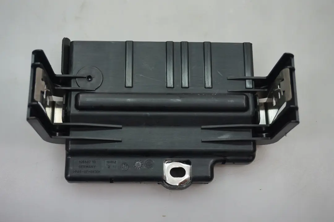 Distribution Box to BMW 1 3 Series E81 E82 E84 E87 E88 E90 E91 E92 Power with Part number 6971370 BMW 1 3 Series E81 E82 E84 E87 E88 E90 E91 E92 Power Distribution Box - SKU 6936653 - Part number 6971370