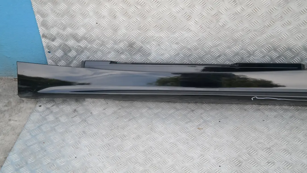 BMW 1 SERIES 7 E87 Sill strip side skirt left N/S BLACK 2 SCHWARZ II - 668 - SKU 0032949-SCH7 - Part number 51770032949