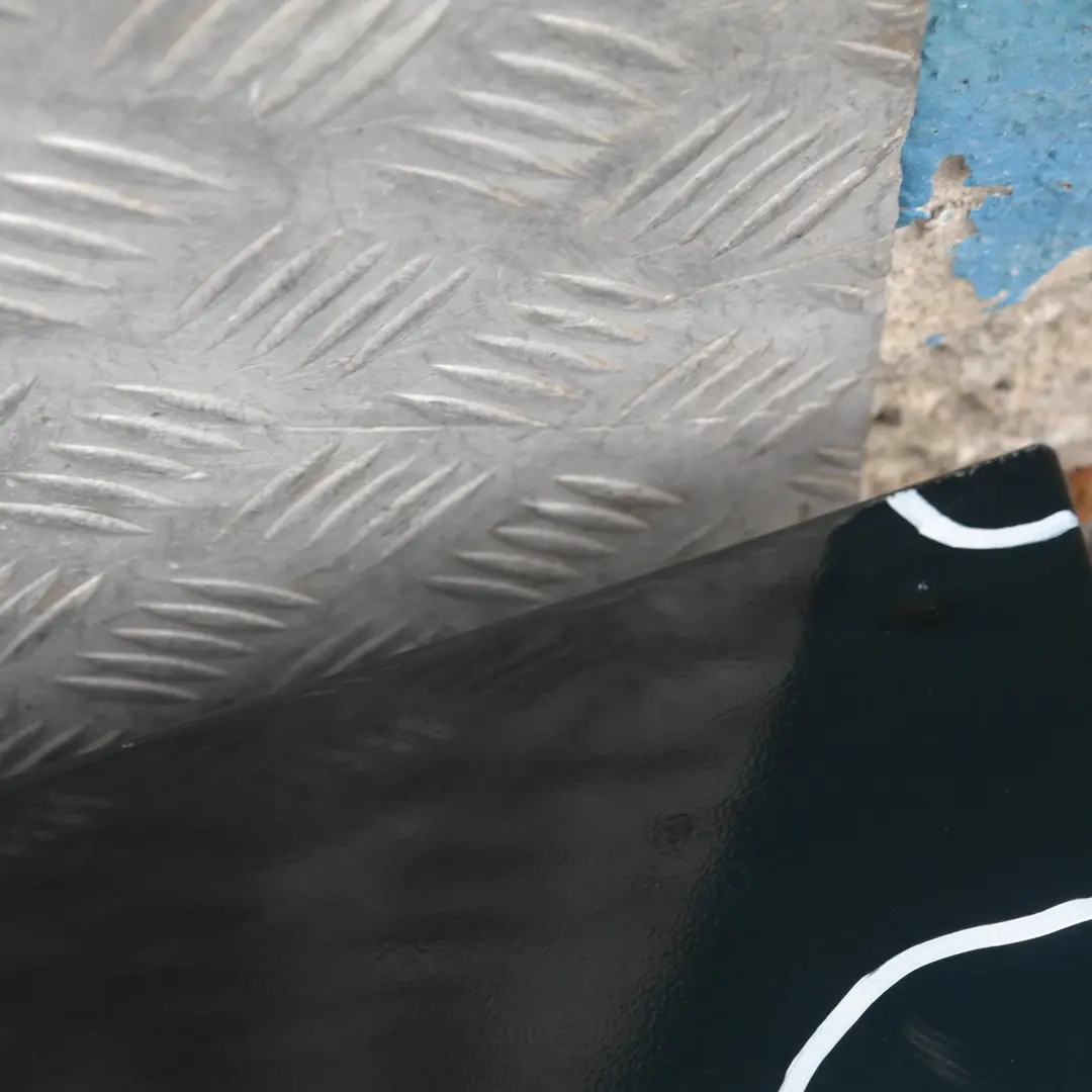 Nakładka próg prawy black saphire 475 do BMW 1 E87 o numerze 32948 BMW 1 E87 Nakładka próg prawy black saphire 475 - SKU 0032948-BS13 - Numer Części 32948