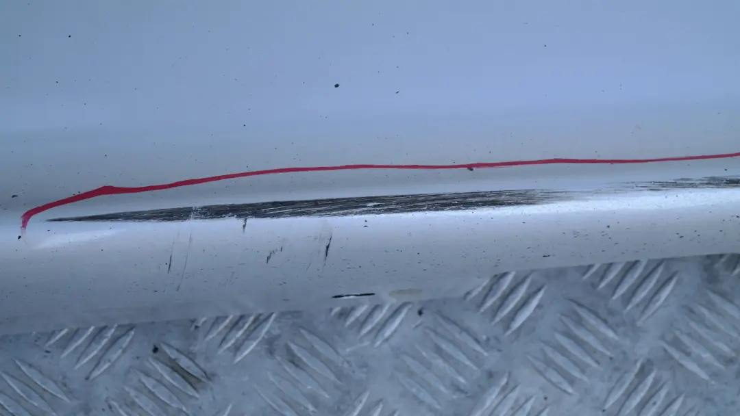 BMW E87 Sill Strip Faldón Lateral Derecho Titansilber Silver Silber - 354 - SKU 0032948-TS10 - Número de pieza 51770032948
