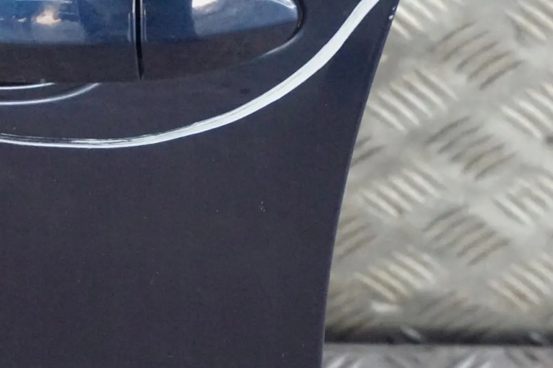 Drzwi lewe przednie Tiefseeblau do BMW E60 E61 o numerze 7202339 BMW E60 E61 Drzwi lewe przednie Tiefseeblau - SKU 7202339-DSB1 - Numer Części 7202339