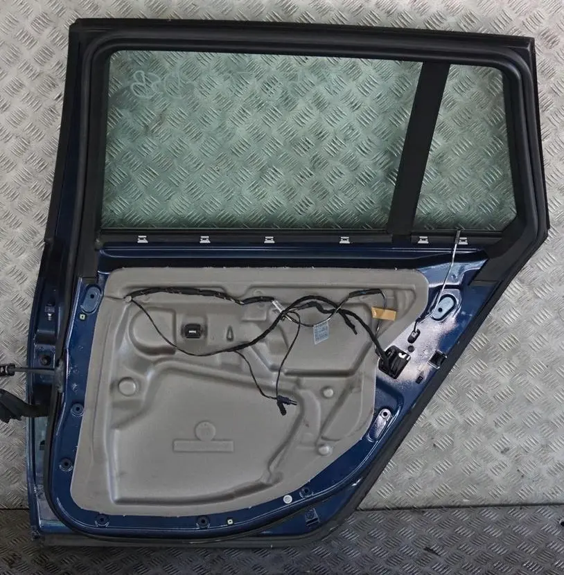 Arriere Droite Bleu des Mers Profondes Metallise - pour BMW 5 E61 Touring Porte à propos du numéro de pièce 7158502 BMW 5 E61 Touring Porte Arriere Droite Bleu des Mers Profondes Metallise - - SKU 7158502-DSB - Numéro de pièce 7158502