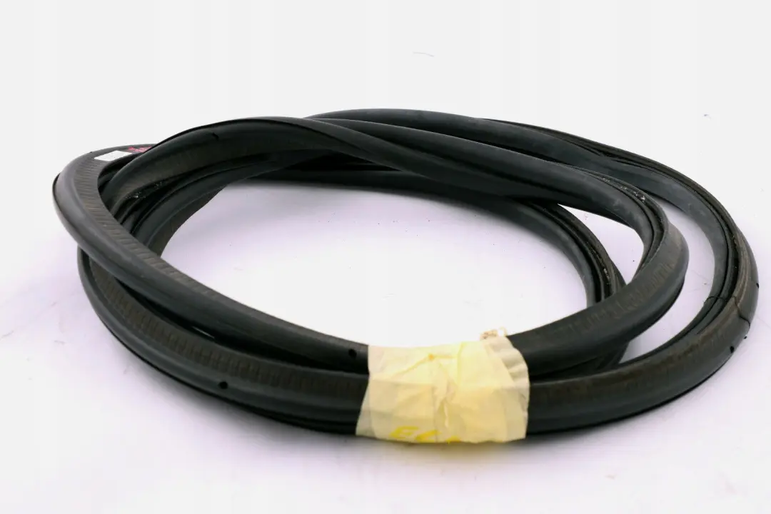 E64N LCI Cabrio Joint D'étanchéité Du Couvercle Du Coffre pour BMW E64 à propos du numéro de pièce 7008807 BMW E64 E64N LCI Cabrio Joint D'étanchéité Du Couvercle Du Coffre - SKU 7008807 - Numéro de pièce 7008807