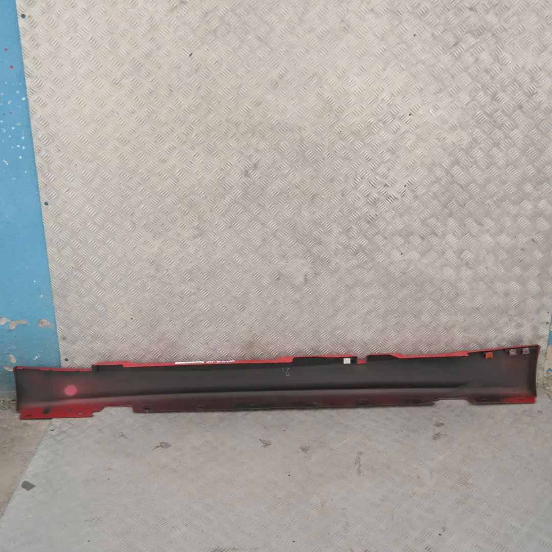BMW 8 E87 Sill Strip Faldón Lateral Derecho Japanrot Red Rot - 438 - SKU 0032948-JR8 - Número de pieza 32948