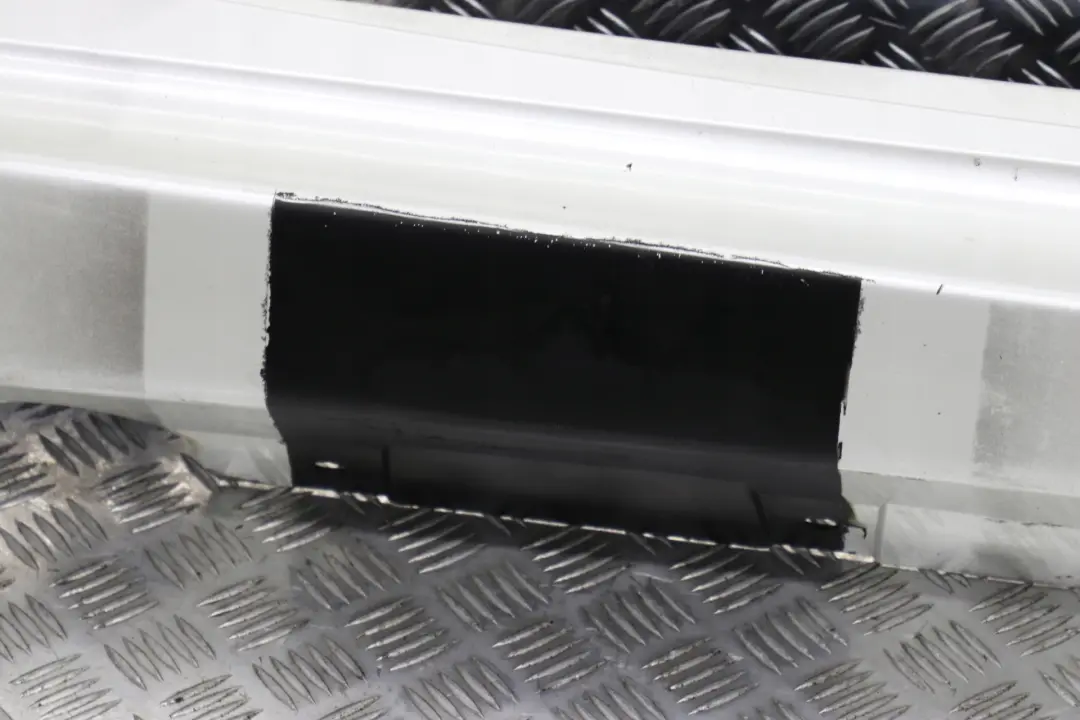 Listello Portiera Gonna Destra Bianco Oro per BMW E93 M3 Cabrio con numero di parte 0037012 BMW E93 M3 Cabrio Listello Portiera Gonna Destra Bianco Oro - SKU 0037012-WG - Numero di parte 0037012