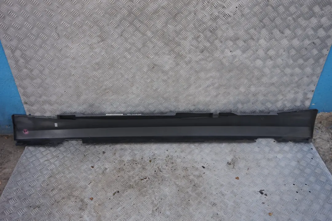 Sill Strip Side Skirt Right O/S Quarzblau Quartz Blue to BMW 1 SERIES E87N LCI with Part number 0036144-QB BMW 1 SERIES E87N LCI Sill Strip Side Skirt Right O/S Quarzblau Quartz Blue - SKU 0036144-QB - Part number 0036144-QB