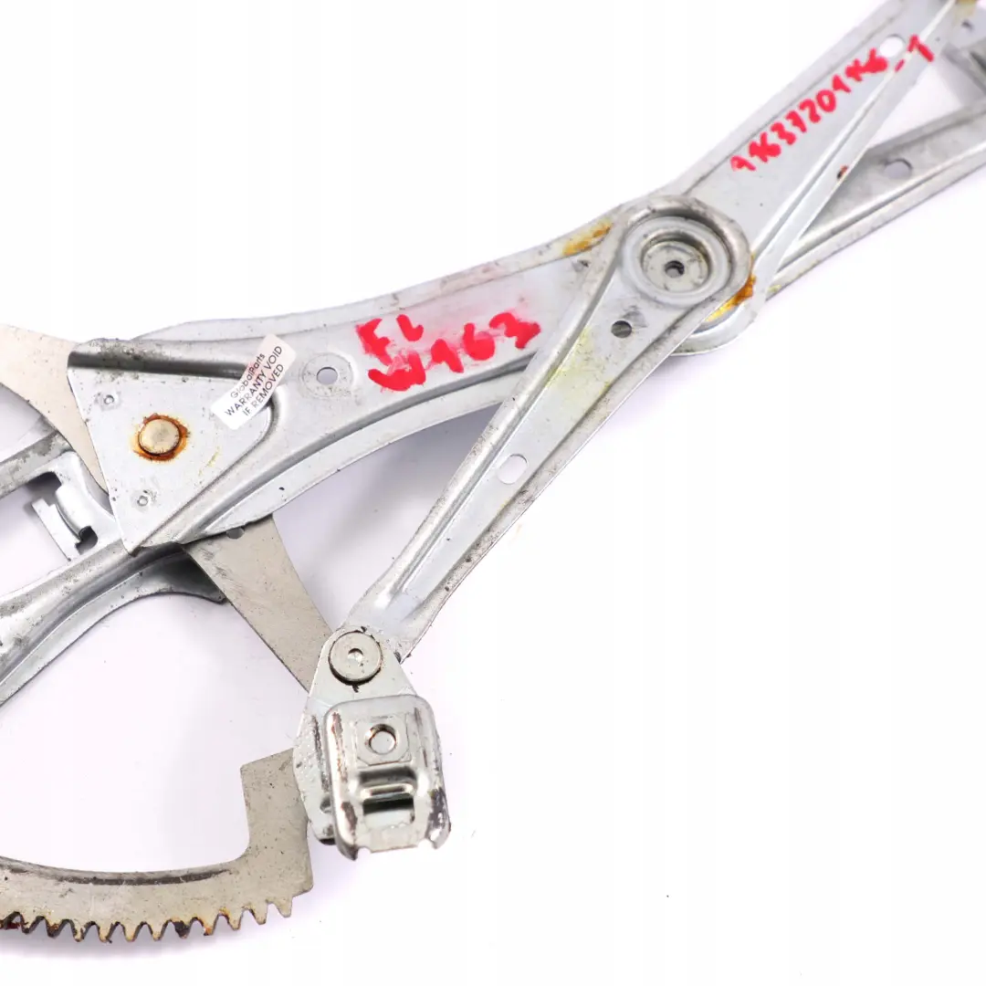 Podnośnik szyby lewy przód do MERCEDES ML W163 o numerze A1637201146 MERCEDES ML W163 Podnośnik szyby lewy przód - SKU A1637201146-1 - Numer Części A1637201146