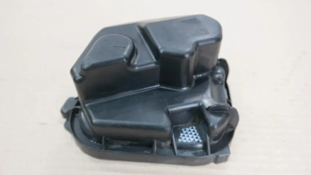 Capuchon Feu-route Gauche VALEO BMW E90 E91 LCI - SKU 7246481 - Numéro de pièce 7246481