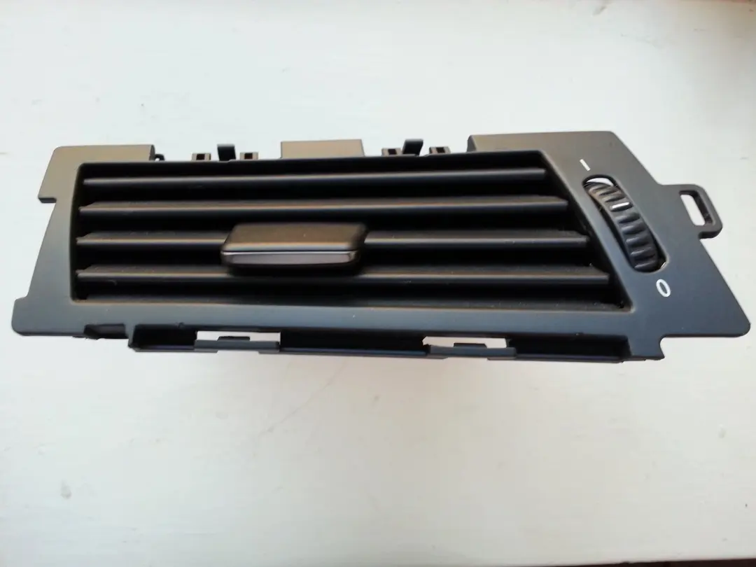 Kratka nawiew powietrza lewa chrom do BMW E60 E61 o numerze 64226910731 BMW E60 E61 Kratka nawiew powietrza lewa chrom - SKU 6910731 - Numer Części 64226910731