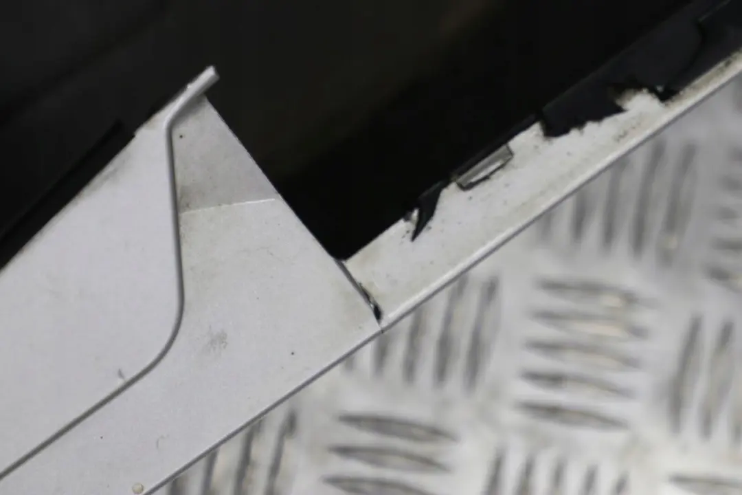 BMW Z4 E85 E86 3 Right O/S Sill Strip Skirt Kick Panel Titansilber Silver - 354 - SKU 0031108-TS3 - Part number 0031108