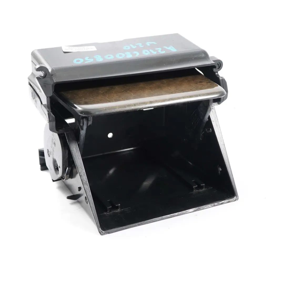 Mercedes-Benz W210 Console Centrale Porte-Boissons Cendrier pour à propos du numéro de pièce A2106800850 Mercedes-Benz W210 Console Centrale Porte-Boissons Cendrier - SKU A2106800850 - Numéro de pièce A2106800850