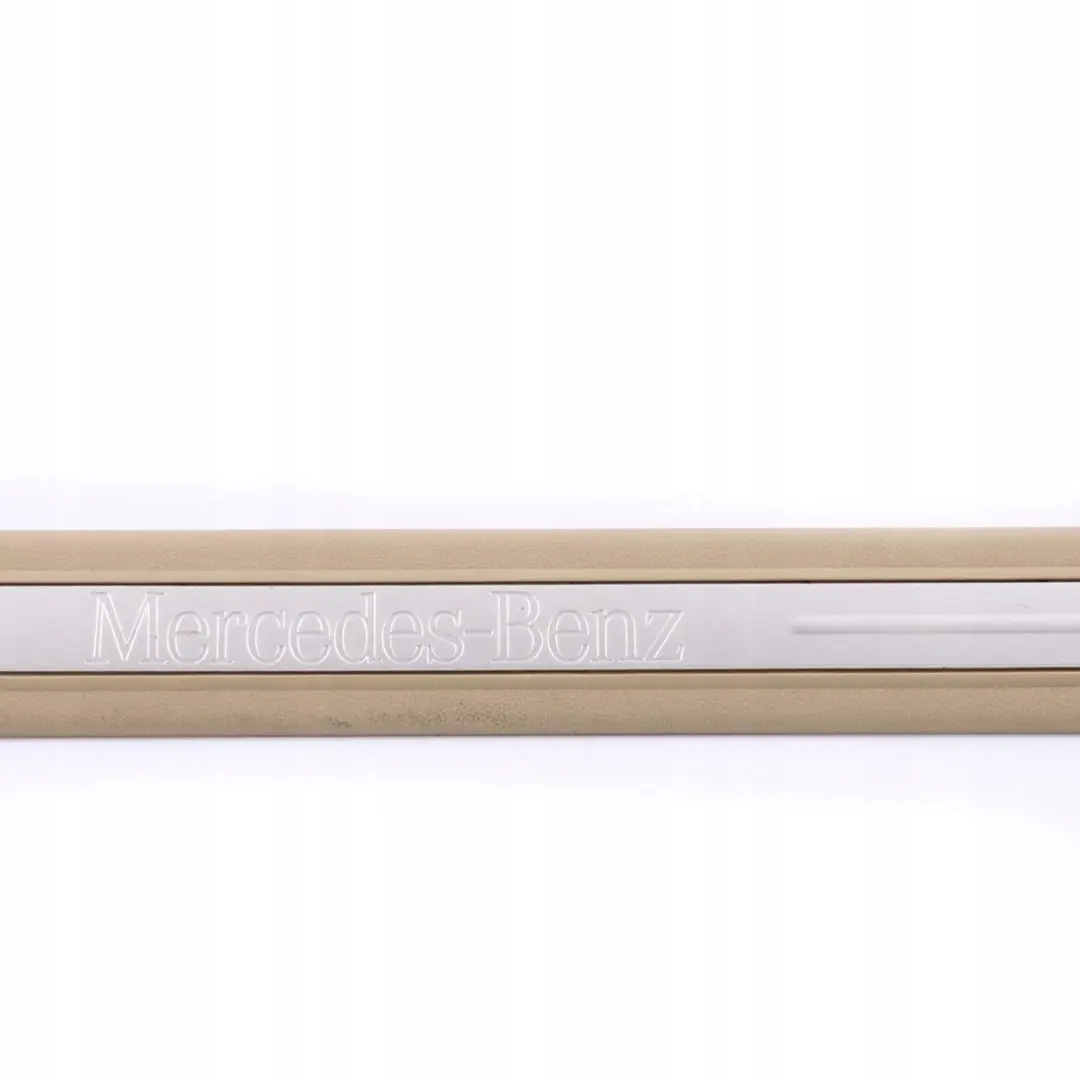 Mercedes-Benz Clase A W169 Embellecedor Entrada Puerta Delantera Izquierda Beige para con número de pieza A1696801174 Mercedes-Benz Clase A W169 Embellecedor Entrada Puerta Delantera Izquierda Beige - SKU A1696801174 - Número de pieza A1696801174