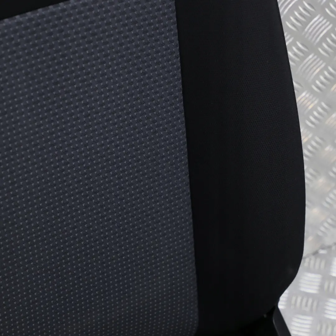  Mercedes-Benz W169 Tissu avant Droit Siege Noir / Anthracite - SKU A1699100047 - Numéro de pièce A1699100047