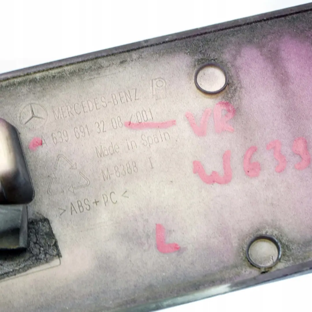 Porta posteriore sinistra scorrevole Rivestimento guida per Mercedes Vito W639 con numero di parte A6396913208 Mercedes Vito W639 Porta posteriore sinistra scorrevole Rivestimento guida - SKU A6396913208-VR - Numero di parte A6396913208