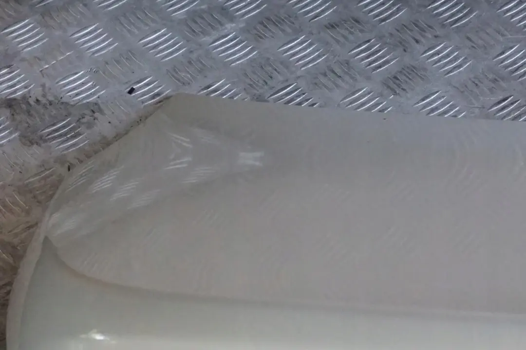 Klapa tylna tył goła Alpinweiss do BMW E65 E66 o numerze 7049252 BMW E65 E66 Klapa tylna tył goła Alpinweiss - SKU 7049252-AW - Numer Części 7049252