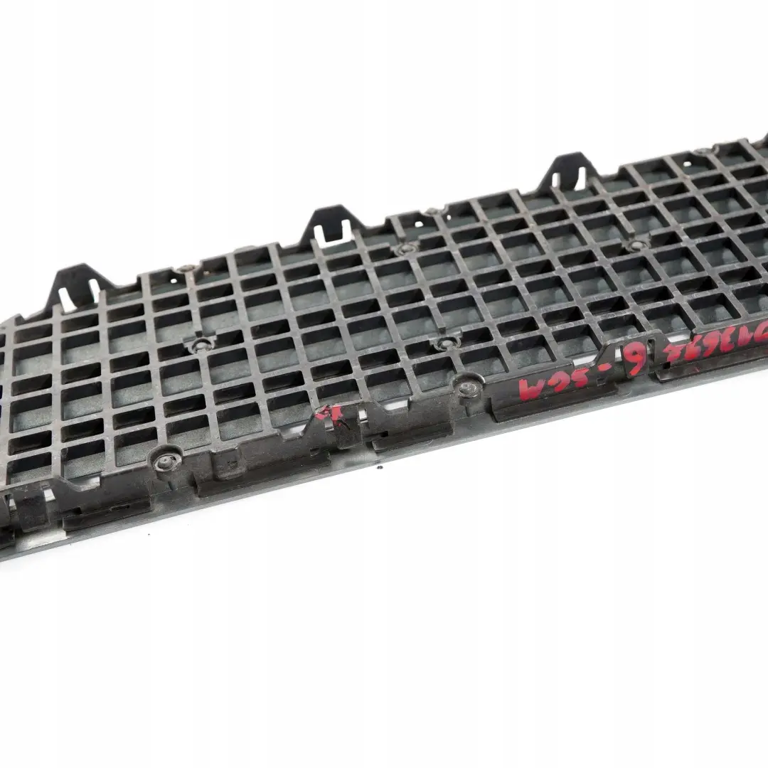 Grille Decorative Lufteintritt Vert Ardoise Gris 449 pour BMW E65 E66 E67 à propos du numéro de pièce 0136986 BMW E65 E66 E67 Grille Decorative Lufteintritt Vert Ardoise Gris 449 - SKU P0136986-SGM - Numéro de pièce 0136986