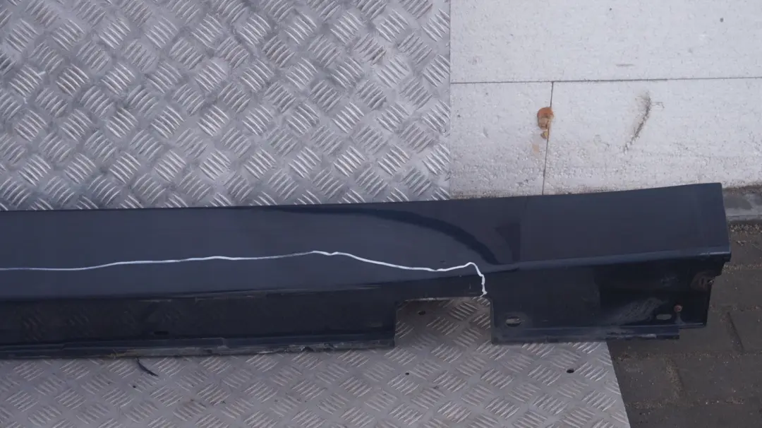 Schwellerleiste Blende Schweller rechts Orientblau Blau 317 für BMW 5 er E60 E61 mit Teilenummer 150278 BMW 5 er E60 E61 Schwellerleiste Blende Schweller rechts Orientblau Blau 317 - SKU 0150278-OB1 - Teilenummer 150278