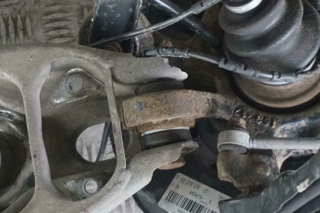 N46 Zwrotnica półoś prawy tył 150HP do BMW E90 320i o numerze 6774810 BMW E90 320i N46 Zwrotnica półoś prawy tył 150HP - SKU 6774810-6 - Numer Części 6774810