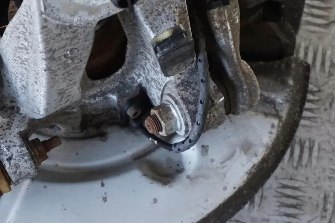 N52 Zwrotnica lewy tył 258HP do BMW E61 530i o numerze 6770923 BMW E61 530i N52 Zwrotnica lewy tył 258HP - SKU 6770923-1 - Numer Części 6770923