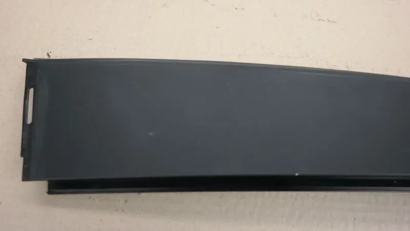 Apertura B-Colonna Porta Posteriore Sinistra Black Nero per BMW X5 E53 con numero di parte 7038361 BMW X5 E53 Apertura B-Colonna Porta Posteriore Sinistra Black Nero - SKU 7038361 - Numero di parte 7038361