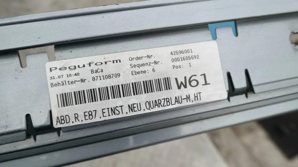 BMW 1 SERIES 10 E87 Sill strip side skirt right O/S Quarzblau Blue Metallic A18 - SKU 0032948-QB10 - Part number 51770032948